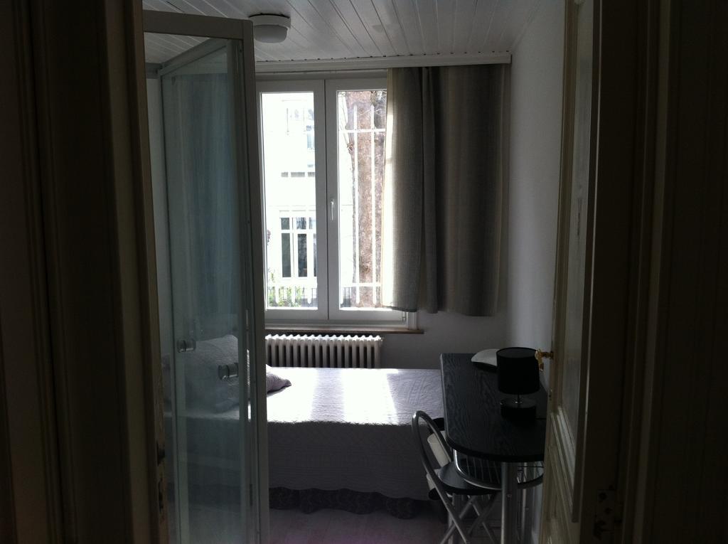 18 Hotel Ixelles